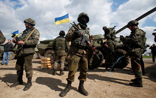 Với chiến thuật này, có khả năng Quân đội Ukraine đang thực hiện nghi binh chiến dịch, nhằm đánh lừa và phân tán lực lượng phòng ngự của dân quân; và sau một khoảng thời gian yên tĩnh nhất định, Quân đội Ukraine có thể thực hiện cuộc tiến công bất ngờ.