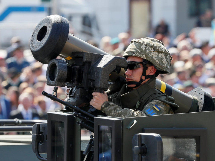 Hiện Ukraine được trang bị 67 tổ hợp tên lửa Javelin, theo một số thông tin, chúng đã được sử dụng trong các trận chiến với lực lượng dân quân ly khai Miền Đông.