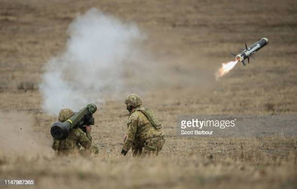 Lãnh đạo Ukraine đã phát biểu với nhà báo của kênh truyền hình Five về những ưu điểm của tên lửa Javelin; họ ca ngợi độ chính xác cao, khả năng ngắm bắn mục tiêu độc lập và tên lửa tự bay tới mục tiêu.