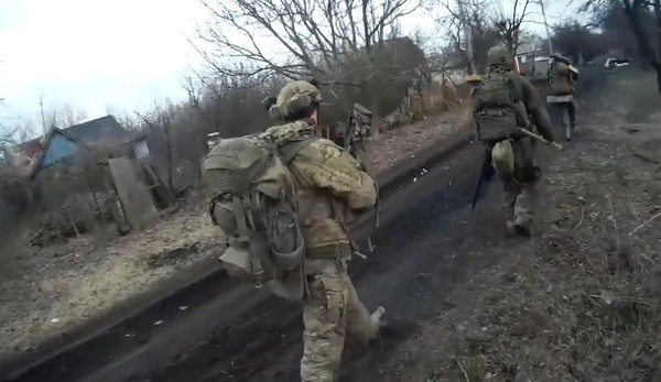 Sau khi chiếm được làng Staromaryevka của nhà nước cộng hòa Donetsk (DPR) tự xưng vào ngày 26/10, trong ngày hôm qua, hai nhóm biệt kích, trinh sát của Quân đội Ukraine bắt đầu tiến công theo hướng Novaya Maryevka và Telmanovo.