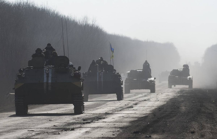 Được biết, quân đội Ukraine đã bắt đầu trinh sát và tấn công những nơi nghi ngờ xe tăng của lực lượng dân quân LPR có khả năng trú quân; do vậy, khu vực này đang hứng chịu những đợt tấn công mạnh bằng pháo binh của Quân đội Ukraine.