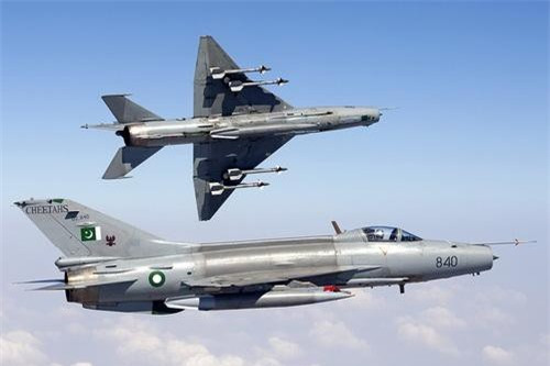 Những chiếc MiG-21 hiện đang được sử dụng ngày nay, có nhiều điểm khác với chiếc máy bay chiến đấu xuất xưởng năm 1959. Chúng sử dụng những vũ khí hiện đại hơn nhiều, như tên lửa R-60, Magic 2 và Python III.