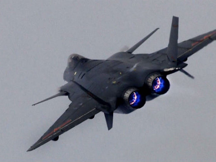 Khi Quân đội Mỹ bắt đầu triển khai máy bay chiến đấu tàng hình F-35 tới châu Á - Thái Bình Dương; lúc này Không quân Trung Quốc đã chấp nhận động cơ WS-10C, dẫn đến việc nó được lắp đặt trên một số máy bay J-20, như một phần của giai đoạn thử nghiệm, tiến tới sản xuất hàng loạt.
