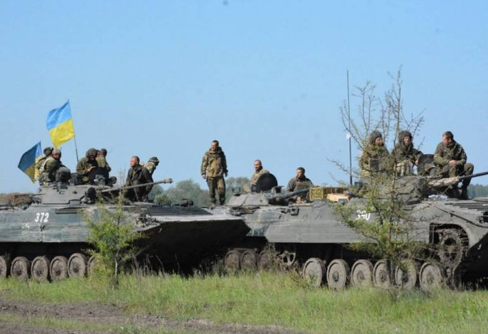 Dư luận cho rằng, một cuộc đấu tranh đảng phái đã diễn ra công khai ở Ukraine, có thể Kiev rất nhanh chóng mất kiểm soát tình hình; nhưng các nhà chức trách nước này không có ý định thừa nhận điều này, vì nhận ra rằng điều này sẽ dẫn đến chia rẽ trong nước.