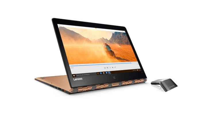 Lenovo Yoga 900 có màn hình cảm ứng xoay cực kỳ sắc nét. So với thế hệ cũ, hãng Lenovo đưa ra nhiều thay đổi như bản lề xoay độc đáo hoàn toàn mới, chip xử lý Core i hiệu năng cao và thời lượng pin lâu hơn.