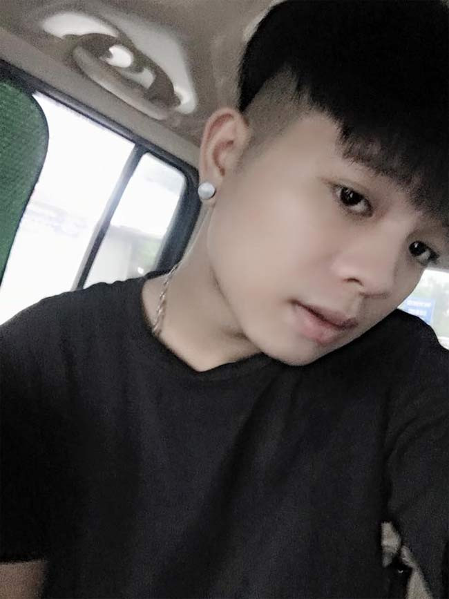 Sau cuộc thi, thay vì đi hát thường xuyên giống Phương Mỹ Chi, Quang Anh tập trung vào học tập, trau dồi kiến thức tại Học viện Âm nhạc Quốc gia. (Ảnh: FBNV)