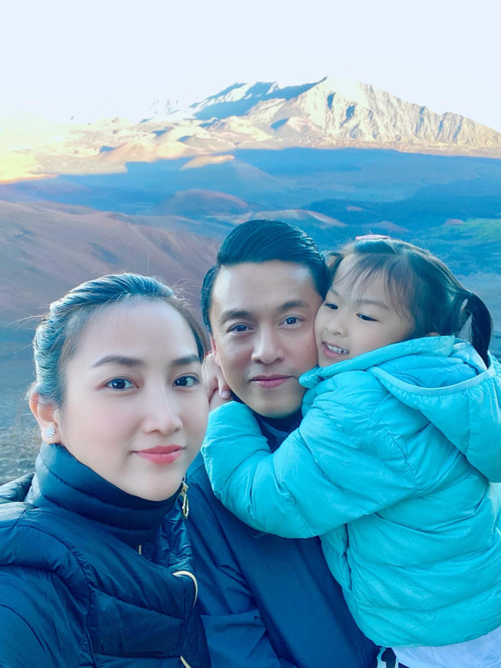 Sự tôn trọng, thấu hiểu và biết chia sẻ giúp vợ chồng Lam Trường cùng nhau vượt qua những mâu thuẫn trong cuộc sống.