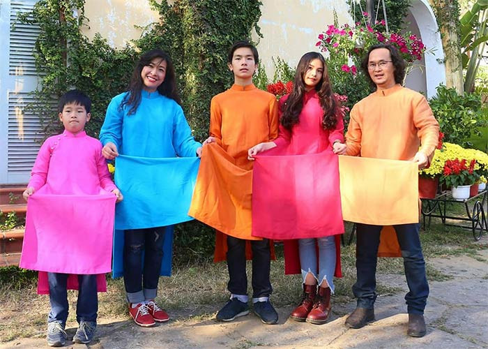Cuộc sống của Thùy Dung hiện tại bận rộn với công việc giảng dạy và viên mãn hạnh phúc bên chồng cùng ba con.