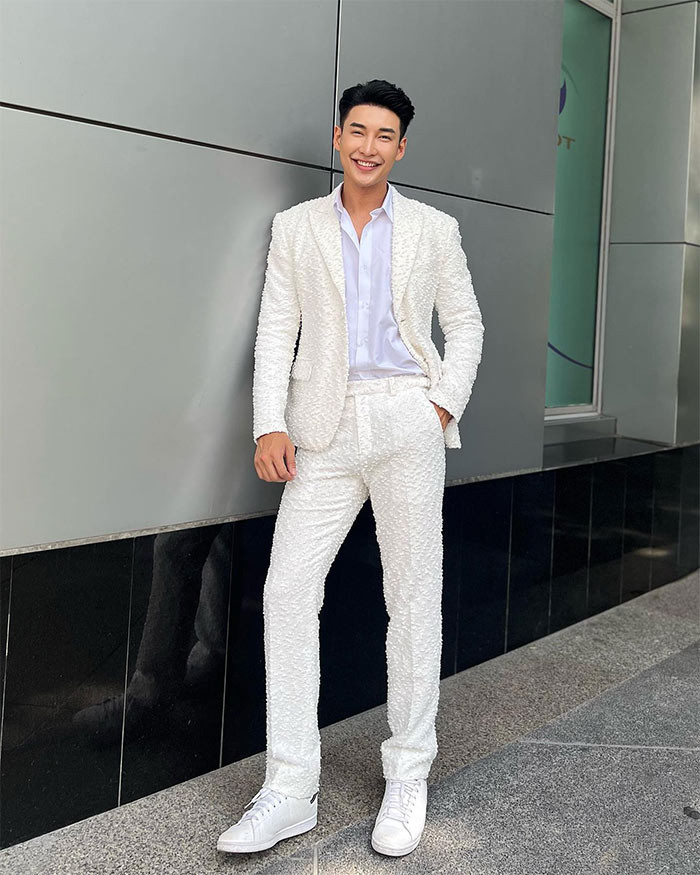Còn trẻ tuổi nhưng nam vương Mister Supranational Thailand đã sở hữu khối tài sản nhiều người mơ ước với xe sang và biệt thự.