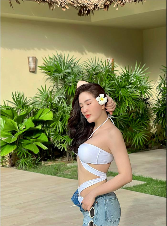 Vòng nào của Bảo Thy cũng đẹp mắt, đặc biệt là vòng hai phẳng lì.