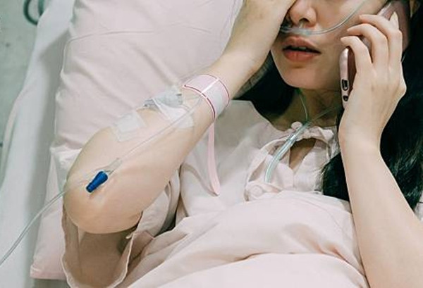 Sự việc càng thêm đau lòng khi Hoàng chính là một bệnh nhân bạch cầu từng trải qua hai lần ghép tủy, lại lợi dụng điều này để tạo lòng tin. Hắn tự nhận là mồ côi, đăng ảnh chứng minh thư lên nhóm và ngay cả trong ngày ghép tủy vẫn duy trì hoạt động góp vốn hỗ trợ, khiến mọi người tin tưởng tuyệt đối vào hắn.