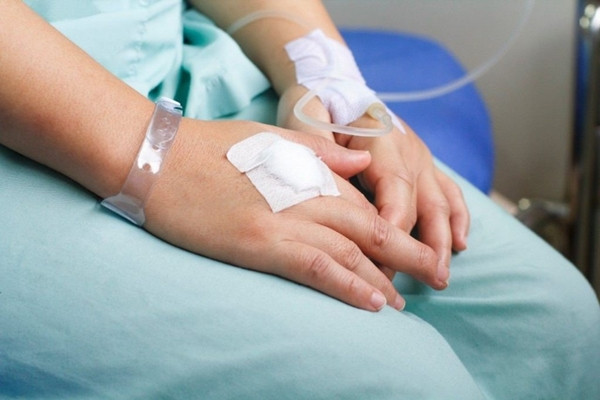 Ban đầu, chương trình hoạt động trơn tru, tiền gốc và lãi đều được trả đầy đủ, tạo nên lòng tin vững chắc cho các nạn nhân. Tuy nhiên, dấu hiệu bất thường xuất hiện vào cuối tháng 11/2023 khi việc trả tiền bắt đầu chậm trễ.