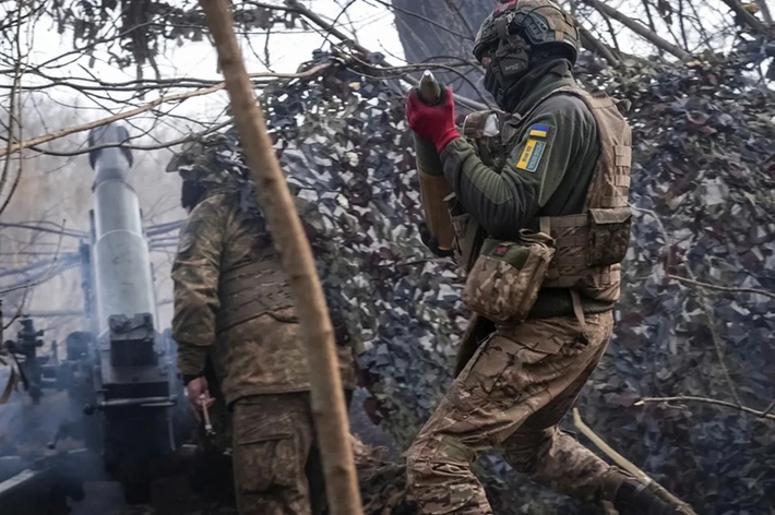 Tuy nhiên, tại làng Nikolayevo, Quân đội Ukraine dường như đã giành lại phần lớn khu vực ngôi làng, nhưng sau đó, Quân đội Nga cũng phát động một cuộc phản công. Hiện tình hình tại đây vẫn chưa rõ ràng, một số nguồn tin cho biết ngôi làng này vẫn đang trong trạng thái giao tranh ác liệt. Ảnh: Reuters.