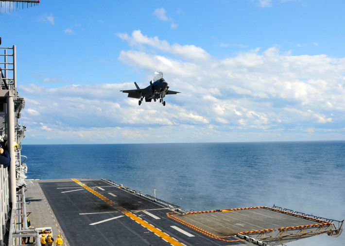 Dù chi phí sở hữu và vận hành cao, F-35 vẫn luôn có sức hút mạnh mẽ nhờ sự hậu thuẫn của Chính phủ Mỹ, kết hợp với ưu thế công nghệ và ngoại giao.