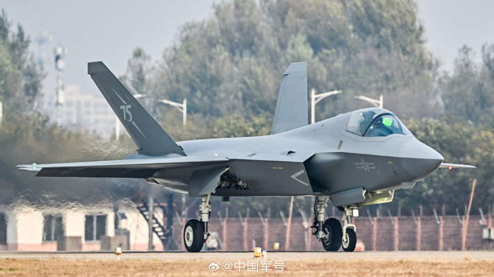 J-35 có thể hấp dẫn những quốc gia tìm kiếm máy bay chiến đấu hiện đại với chi phí thấp hơn hoặc muốn tránh sự chi phối của Mỹ. Đặc biệt, các quốc gia nằm trong sáng kiến “Vành đai và Con đường” có thể coi J-35 là lựa chọn phù hợp với chiến lược hợp tác cùng Trung Quốc.