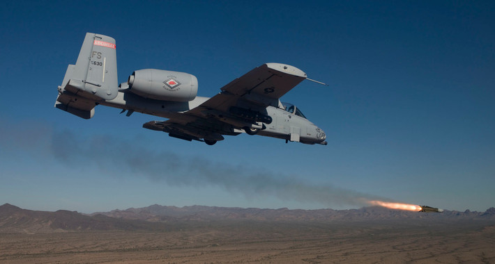 A-10 được bọc thép dày để chống lại hỏa lực mặt đất và tăng khả năng sống sót trong chiến đấu. Vũ khí chính của máy bay là pháo quay GAU-8/A Avenger 30mm, có khả năng bắn 3.900 viên đạn mỗi phút, được tối ưu hóa để tiêu diệt xe bọc thép.