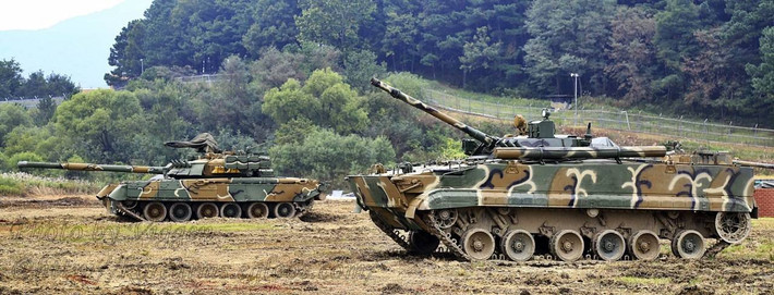 Dù không được hiện đại hóa, các xe tăng T-80U vẫn đóng vai trò như nền tảng huấn luyện, giúp quân đội Hàn Quốc làm quen với thiết kế và chiến thuật của Nga, đặc biệt trong bối cảnh Triều Tiên vẫn sử dụng các xe tăng có nguồn gốc từ Liên Xô.