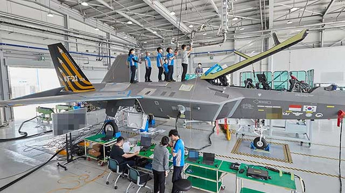 Kể từ khi thực hiện chuyến bay đầu tiên vào tháng 7/2022, KF-21 đã trải qua quá trình thử nghiệm nghiêm ngặt, bao gồm đánh giá mức độ cơ động ở tốc độ siêu âm trên độ cao lớn và thực hiện các thao tác phức tạp.