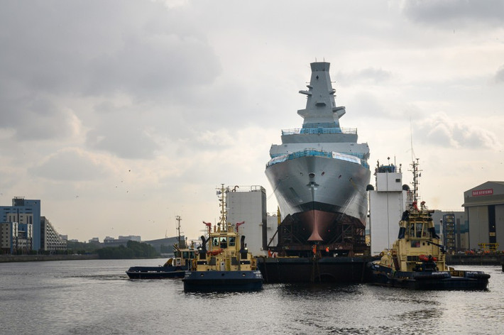 Đáng chú ý hơn, Tập đoàn BAE Systems đã đầu tư khoảng 12 triệu bảng Anh vào Học viện Đóng tàu Ứng dụng ở Glasgow, từ đó nhận được những thành tựu và công nghệ mới nhất trong quá trình nghiên cứu.