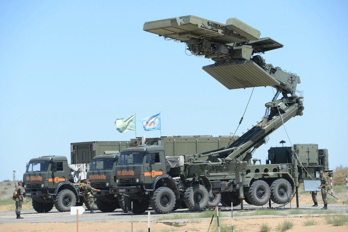 Cần nhấn mạnh, 48Ya6-K1 Podlet-K1 là trạm radar di động được thiết kế đặc biệt để phát hiện các mục tiêu trên không ở độ cao thấp và cực thấp, nó sử dụng radar mảng pha quét vòng tròn, có khả năng phát hiện đối tượng ngay cả trong tình huống gây nhiễu phức tạp.