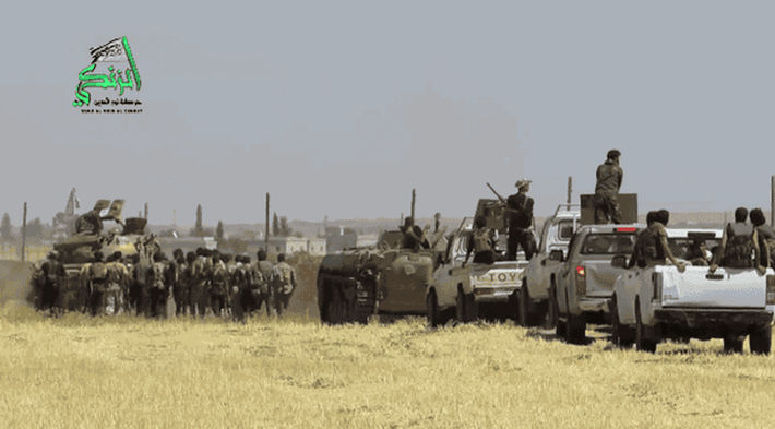 Sự hỗ trợ từ các đồng minh của Syria, bao gồm Nga và Iran, được cho là hiện đang bị hạn chế. Bất chấp các cuộc không kích của Nga nhằm vào những cây cầu quan trọng và tuyến đường tiếp tế cho lực lượng đối lập, điều này vẫn không đủ để ngăn cản bước tiến của họ.