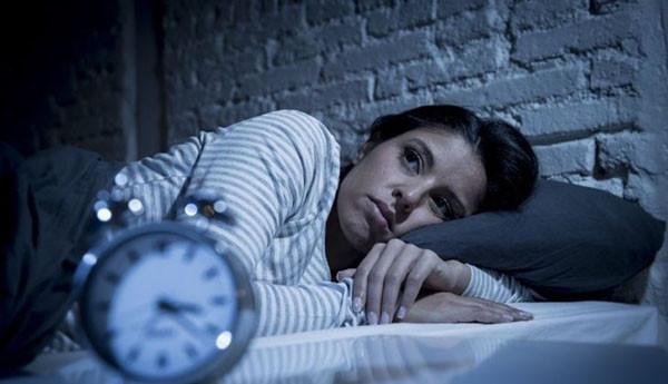 Ngược lại, khi thận hoạt động không hiệu quả, nồng độ EPO suy giảm dẫn đến giảm sản xuất các tế bào hồng cầu, làm thiếu hụt lượng oxy dẫn đến cơ thể mệt mỏi.