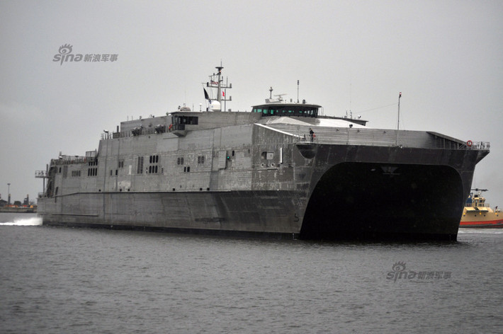 Trước đó, con tàu đổ bộ siêu tốc đầu tiên có tên là Spearhead (JHSV 1) đã được hạ thủy vào tháng 7/2010.Sau đó đã được chuyển giao cho Hải quân Mỹ vào tháng 12/2012.