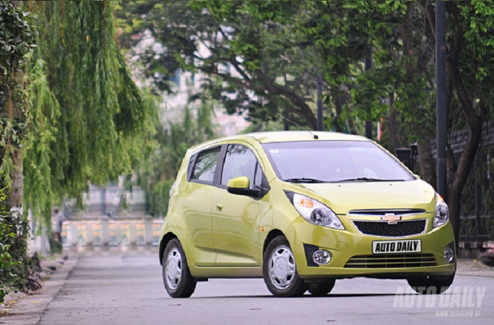 2. Chevrolet Spark 1.0 LT (329 triệu đồng): Dòng xe cỡ nhỏ của Chevrolet đặc biệt hấp dẫn các khách hàng nhờ sự nhỏ gọn, tiện dụng cùng mức giá vừa phải...