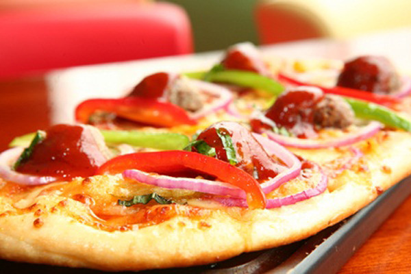 Thèm phô mai hoặc bánh pizza thường chỉ ra sự thiếu hụt axit béo, rất phổ biến vì ít người có đủ các axit béo omega-3. Thêm vào chế độ dinh dưỡng quả óc chó, cá hồi, dầu hạt lanh, hạt lanh để bổ sung loại axit béo này.