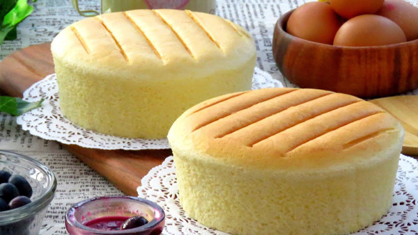 Thực vậy, bột mì đa số được nghiền từ ngũ cốc thô như lúa mì – loại hạt chứa lượng tinh bột rất cao. Khi đi vào cơ thể, tinh bột dễ chuyển hóa thành glucose. Glucose tích tụ nhiều sẽ chuyển hóa thành chất béo.