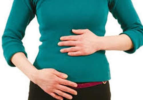Nếu dùng kèm aspirin (cũng là một loại thuốc giảm đau) thì e rằng nó sẽ gây ra tác dụng phụ nhẹ thì buồn nôn, nặng thì xuất huyết. Vì vậy, nếu dùng thì hãy cách xa một khoảng thời gian nhất định theo chỉ dẫn của bác sỹ.