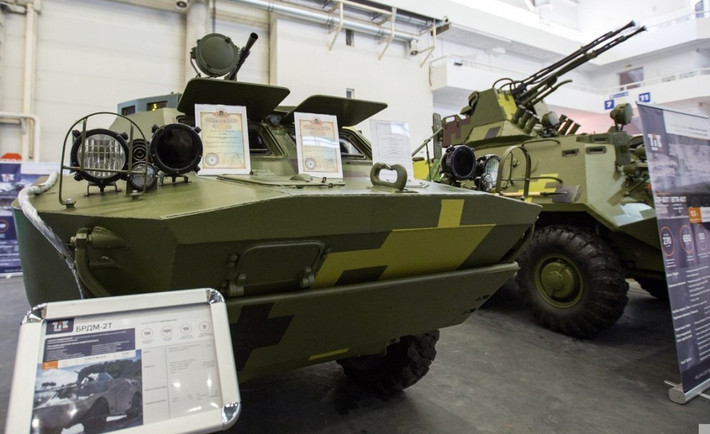 Mẫu xe trinh sát bọc thép BRDM-2T do Liên Xô trước đây sản xuất được Ukraine nâng cấp để đáp ứng điều kiện hoạt động mới. Ảnh: Warspot.