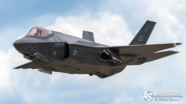 Sở dĩ chi phí giờ bay của F-35A luôn cao là do các bộ phận, linh phụ kiện, phụ tùng thay thế của nó có giá thành khá đắt đỏ. Quân đội Mỹ và Quốc hội nước này vẫn dành cho F-35A rất nhiều lời kêu ca về vấn đề chi phí kể từ khi chiến đấu cơ này còn chưa kịp ra đời. Nguồn ảnh: Airshow.