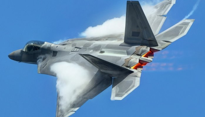 Trong các dòng máy bay quân sự có chi phí vận hành cao nhất của Không quân Mỹ thì F-22 Raptor đứng "bét bảng" với chi phí vận hành bay vào khoảng 58.000 USD mỗi giờ. Nguồn ảnh: Linkin.