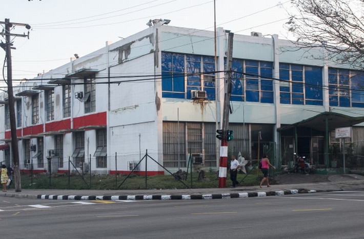 Nhà máy đóng chai nước uống Cocacola.