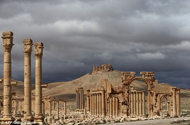 Trước khi cuộc xung đột Syria bùng nổ hồi tháng 3/2011, thành phố Palmyra - cách thủ đô Damascus khoảng 215 km về đông bắc - là một trong những điểm du lịch nổi tiếng nhất Trung Đông.