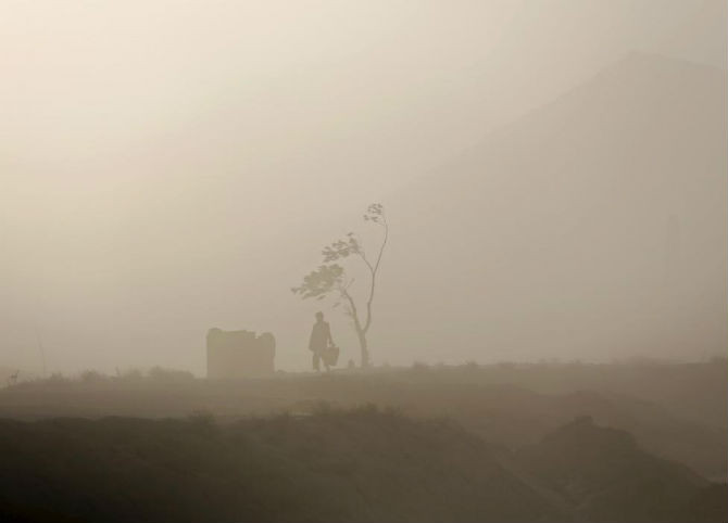 Bão cát mù mịt ở Kubul, Afghanistan ngày 20/8.