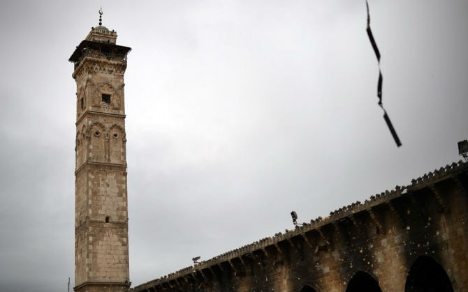 Thành phố cổ Aleppo ở miền bắc Syria đã bị san phẳng một phần sau các cuộc xung đột. Hình ảnh vệ tinh ghi lại hồi đầu năm cho thấy khách sạn Carlton 150 tuổi, ngọn tháp từ thế kỷ 11 của nhà thờ Great Umayyad – một trong những công trình cổ nhất thế giới – đã bị phá hủy.