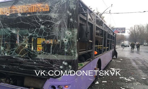 Khi con đường Kuprina bị bắn phá, ít nhất 13 người đã bị thiệt mạng, hơn 10 người khác bị thương và đã được đưa đến bệnh viện.