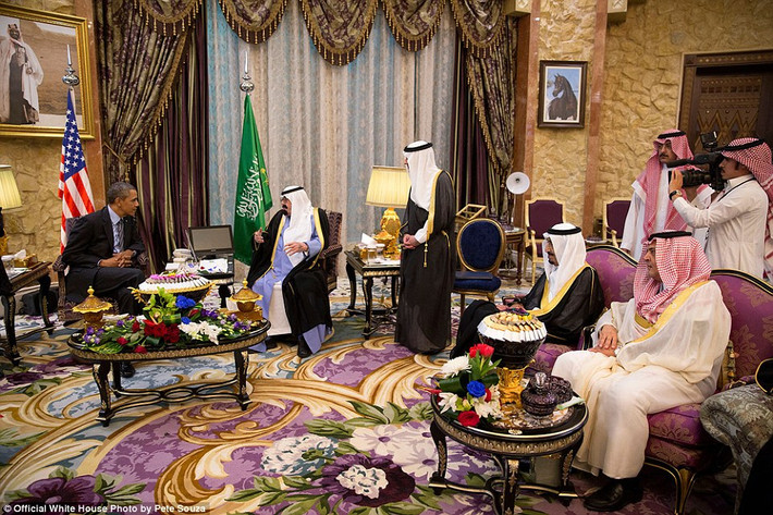 Ông chủ Nhà Trắng gặp vua Ảrập Xêút Abdullah bin Abdulaziz Al Saud tại Rawdat Khuraim ngày 28/3/2014.