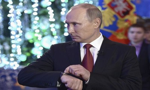 2. Nga: Các lệnh trừng phạt cũng như giá dầu liên tiếp giảm cũng không làm cho Tổng thống Nga Vladimir Putin thay đổi chính sách của mình với Ukraine.