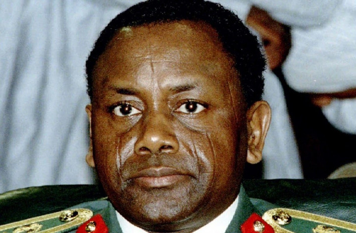 Sani Abacha: Sani Abacha là Tổng thống Nigeria trong khoảng thời gian từ năm 1993 đến 1998. Trong thời gian đương nhiệm, Sani và gia đình đã biển thủ 5 tỷ bảng Anh từ các quỹ của chính phủ.