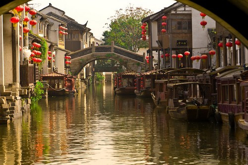 Sozhou: Nằm ở trung tâm đồng bằng Yangtze, thành phố Tô Châu, tỉnh Giang Tô, Trung Quốc, được xây dựng từ thế kỷ thứ 5 trước Công nguyên.