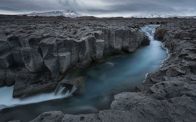 Giet là một dòng sông băng chảy từ Geitlandsjökull và đổ vào sông Hvit.