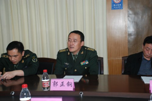 Tháng 3/2015, chính quyền Trung Quốc tuyên bố tiến hành điều tra với ông Quách Chính Cương (45 tuổi), Phó Chính ủy Quân khu Triết Giang, người vừa được thăng chức Thiếu tướng vào tháng 1/2015 vì các hành vi tham nhũng có liên quan tới một số dự án phát triển địa ốc tại Hàng Châu.(Ảnh: Caixin)