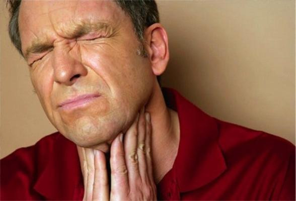 6. Khó nuốt, bạn có thể đang bị ung thư thực quản. Các triệu chứng khó tiêu và khó khăn khi nuốt thức ăn không thuyên giảm là dấu hiệu của ung thư dạ dày, vòm họng và ung thư thực quản.