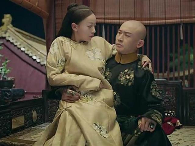 Cuộc tình vụng trộm này kéo dài đến 2 năm và kết quả là Phúc Khang An ra đời. Về sau, mối quan hệ giữa Càn Long và Qua Nhĩ Giai thị ngày càng mờ nhạt.