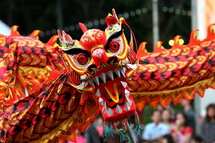 Ngày xưa chúng ta bị phương Bắc đô hộ hơn 1.000 năm, vì thế mà văn hóa của chúng ta bị ảnh hưởng rất nhiều từ họ. Cái tên Nguyên Đán là phiên âm từ tiếng Hán, có ý nghĩa Tết "bắt đầu buổi sáng", một cái tên bình yên, trong lành.