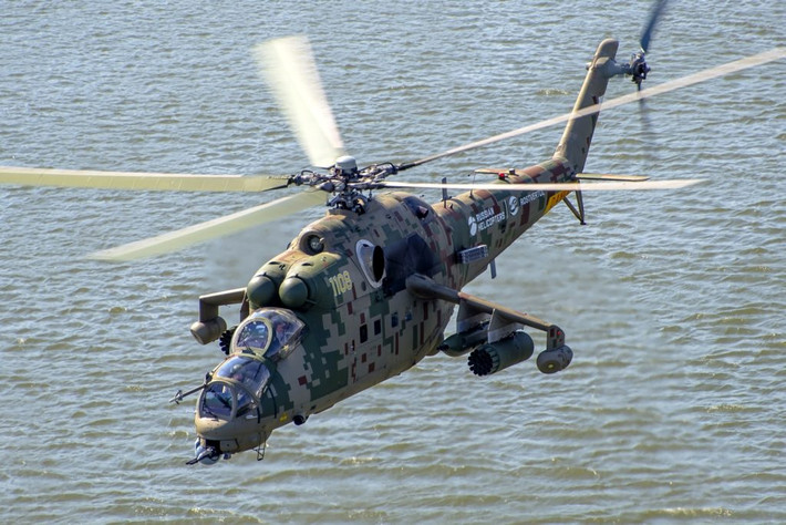 Các đặc điểm chính của Mi-35P như sau: trọng lượng cất cánh tối đa - 11,5 tấn, công suất động cơ tối đa khi cất cánh - 4400 mã lực, tốc độ tối đa - 335 km / h (tốc độ hành trình - 260 km / h), tầm bay tối đa với thùng dầu chính - 450 km, trần bay động (tối đa có thể đạt được khi di chuyển ngang) - 4500 m, phi hành đoàn - 2-3 người, lính đổ bộ - tối đa 8 người.