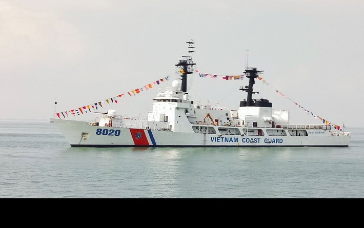 Tàu tuần tra CSB 8020 với tiền thân là chiếc USCGC Morgenthau (WHEC 722) của Tuần duyên Hoa Kỳ là tàu tuần tra có lượng giãn nước lớn nhất của Cảnh sát biển Việt Nam hiện nay và cũng là tàu tuần tra của lực lượng chấp pháp lớn nhất Đông Nam Á. Đây vốn là thuộc lớp Hamilton của Mỹ, sau khi loại biên đã chuyển giao cho các đối tác và đồng minh tiếp tục sử dụng cho hải quân và Cảnh sát biển. Tàu chính thức gia nhập biên chế Cảnh sát biển Việt Nam đầu từ năm 2018. Ảnh: Tàu CSB 8020 trong một chuyến ra khơi làm nhiệm vụ.